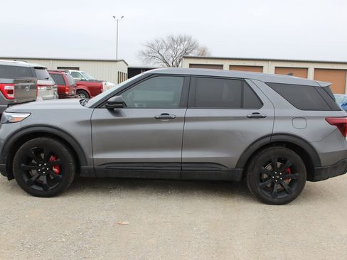 Used 2021 Ford Explorer ST w/ Equipment Group 401A image 3