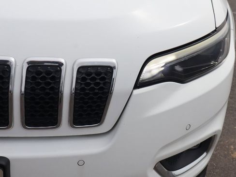 Used 2021 Jeep Cherokee Limited image 12