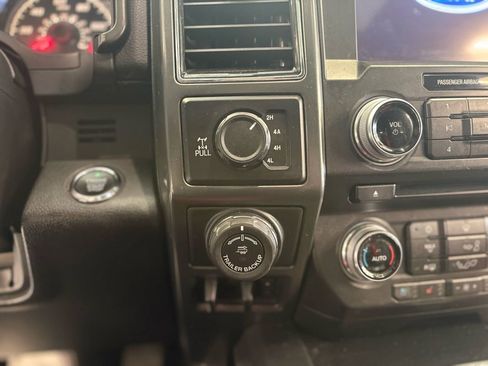 Used 2018 Ford F150 Lariat w/ Equipment Group 502A Luxury AWD/4WD image 31