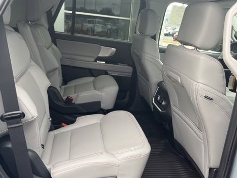 New 2025 Ford Expedition Active image 29