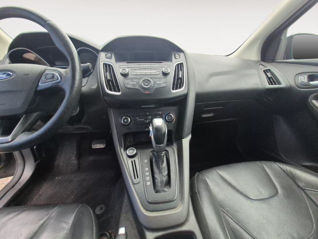 Used 2015 Ford Focus SE w/ Equipment Group 201A FWD image 11