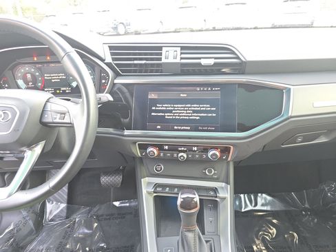 Used 2022 Audi Q3 2.0T Premium Plus w/ Premium Plus Package image 18