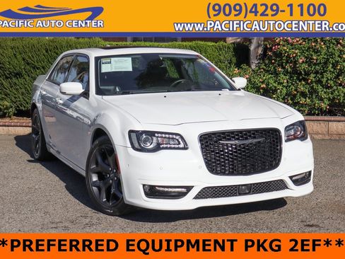 Used 2022 Chrysler 300 Touring L w/ Popular Equipment Group image 1