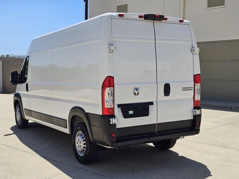 Used 2025 RAM ProMaster 2500 w/ Convenience Group FWD image 7