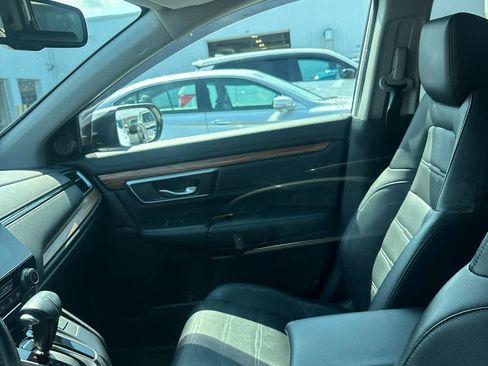 Used 2019 Honda CR-V Touring image 3