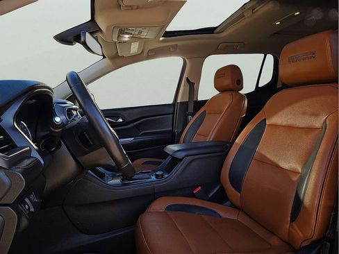 Used 2017 GMC Acadia SLT w/ LPO, Floor Liner Package image 13