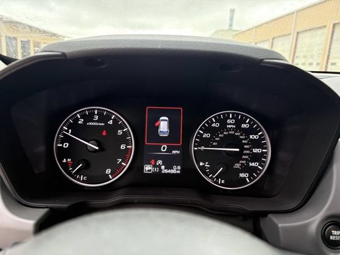 Used 2024 Subaru Crosstrek 2.5i Limited AWD/4WD image 18