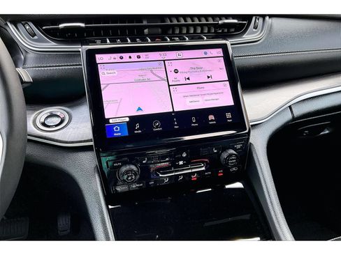 Certified 2025 Jeep Grand Cherokee Limited AWD/4WD image 9