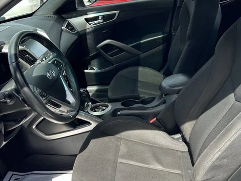 Used 2017 Hyundai Veloster Value Edition image 16