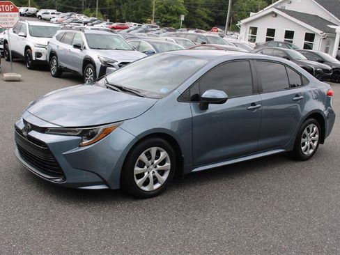 Used 2025 Toyota Corolla LE FWD image 4