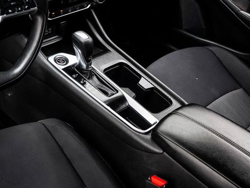 Used 2024 Nissan Sentra SV image 16