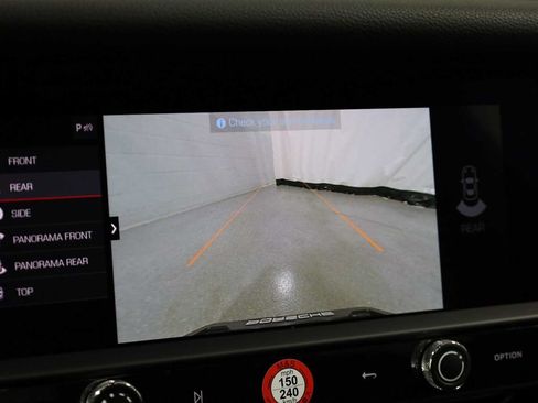 Certified 2026 Porsche Macan AWD/4WD image 32