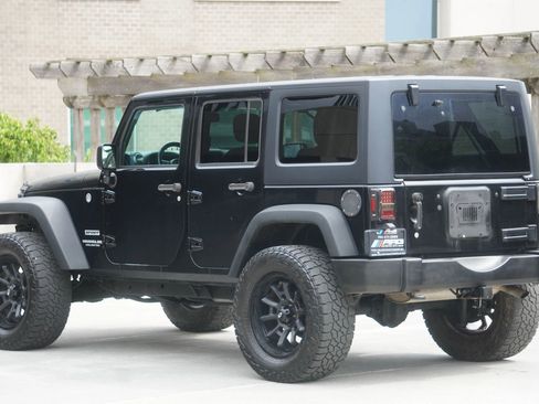 Used 2016 Jeep Wrangler Unlimited Sport w/ Quick Order Package 24S AWD/4WD image 12