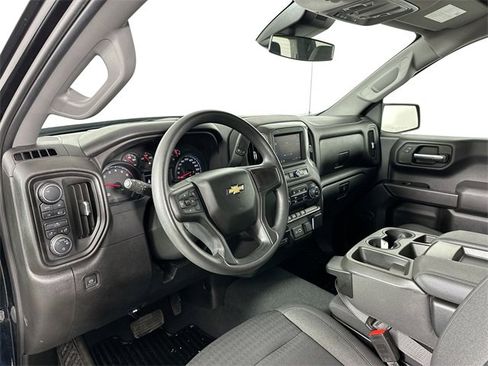 Used 2023 Chevrolet Silverado 1500 Custom image 3