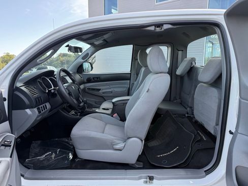 Used 2015 Toyota Tacoma 2WD Access Cab image 14