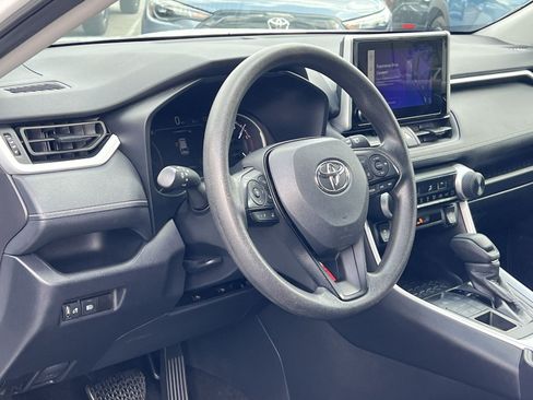 Used 2025 Toyota RAV4 LE AWD/4WD image 16