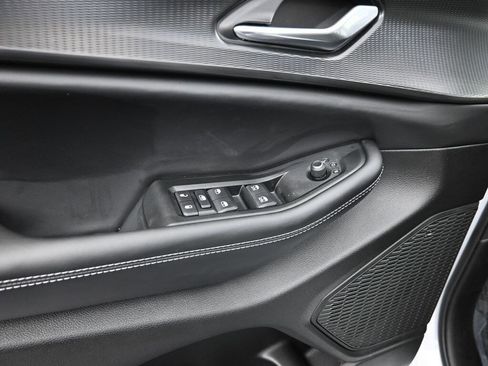 New 2025 Jeep Grand Cherokee L Laredo image 12