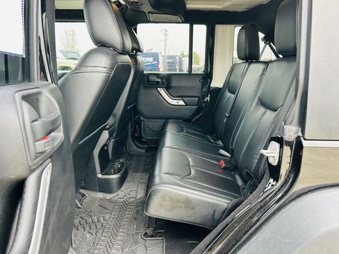 Used 2018 Jeep Wrangler Unlimited Rubicon w/ Cold Weather Group image 21