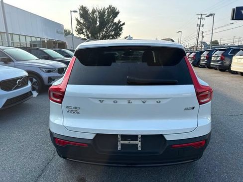 Used 2024 Volvo XC40 B5 Plus w/ Protection Package Premier AWD/4WD image 11