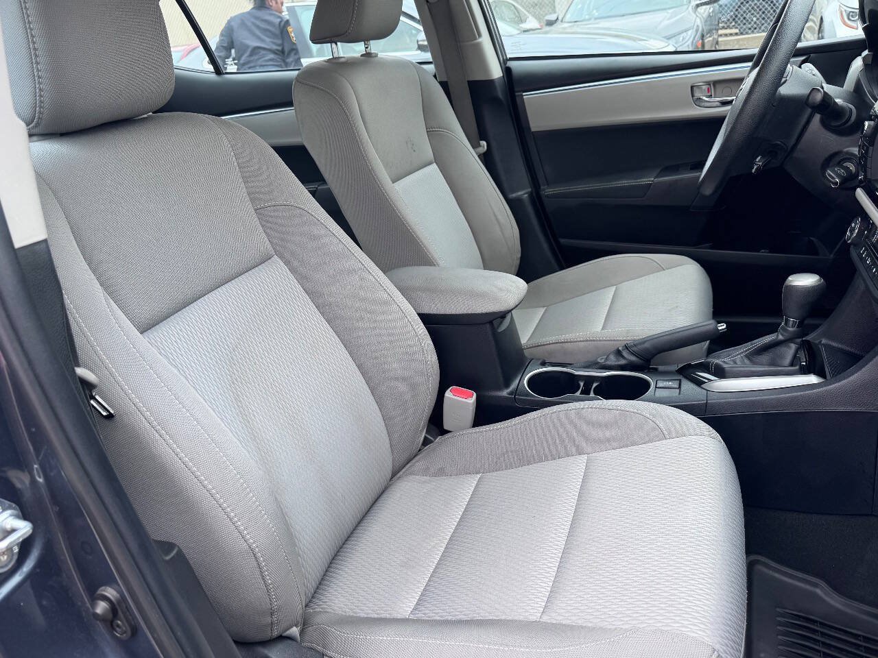 Used 2016 Toyota Corolla LE FWD image 7