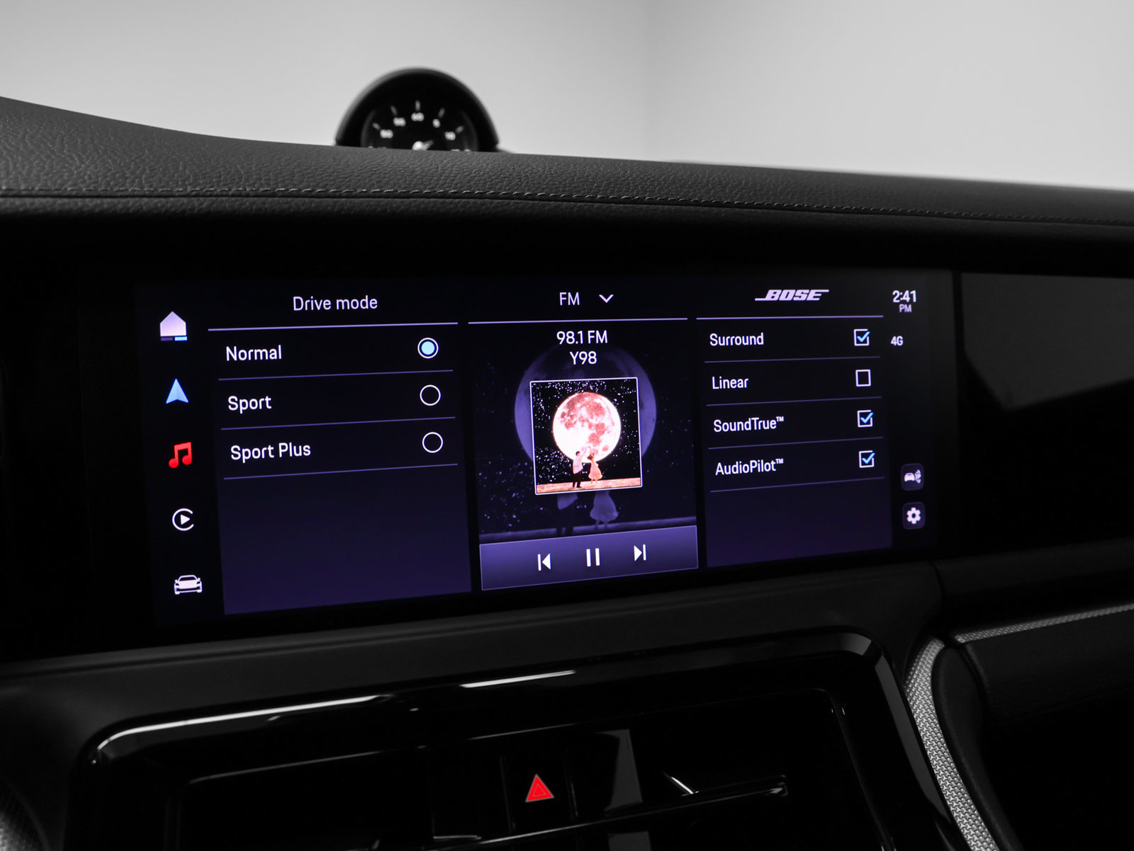 Certified 2025 Porsche Panamera 4 AWD/4WD image 35