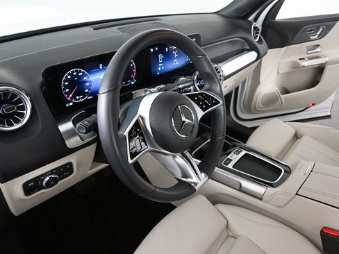 Certified 2025 Mercedes-Benz GLB 250 GLB 250 image 6