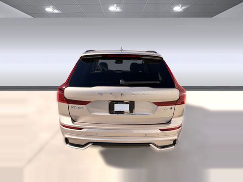 New 2026 Volvo XC60 B5 Ultra w/ Climate Package image 10