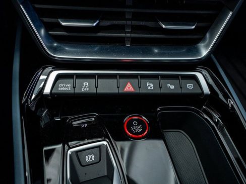 Used 2024 Audi e-tron GT Prestige image 52