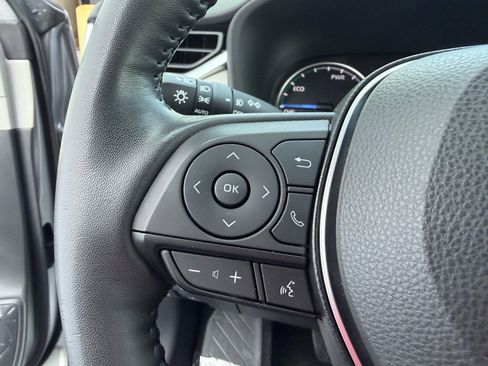 Used 2022 Toyota RAV4 XLE Premium AWD/4WD image 15