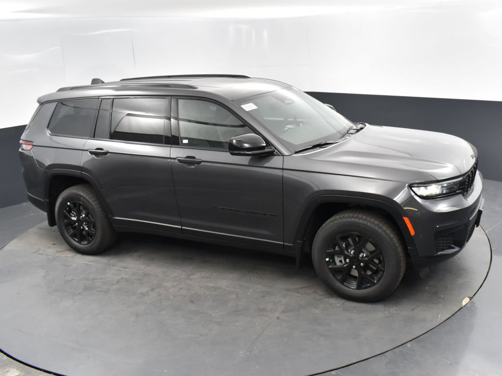 Used 2025 Jeep Grand Cherokee L Altitude AWD/4WD image 42