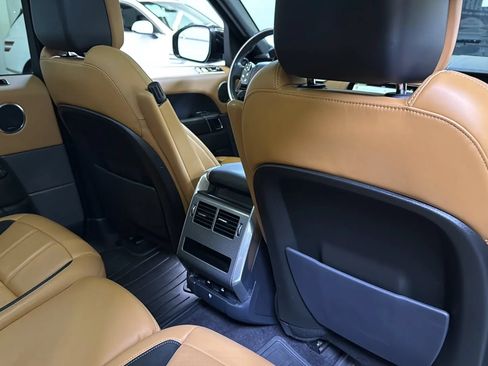Used 2019 Land Rover Range Rover Sport Supercharged AWD/4WD image 25