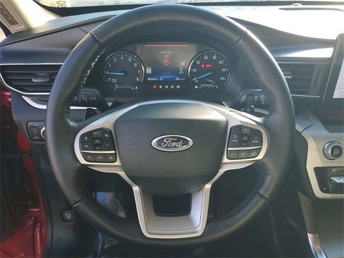 Used 2021 Ford Explorer XLT w/ Equipment Group 202A image 20