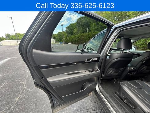 Used 2022 Hyundai Palisade Limited w/ Winter Package FWD image 13