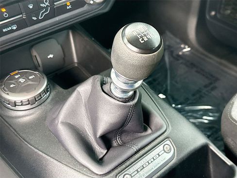Used 2022 Ford Bronco 2-Door AWD/4WD image 17