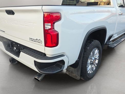 Used 2023 Chevrolet Silverado 2500 High Country w/ Z71 Off-Road Package image 11