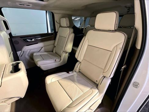 Used 2022 GMC Yukon XL Denali image 21