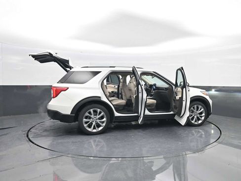 Used 2021 Ford Explorer Platinum w/ Equipment Group 601A image 46