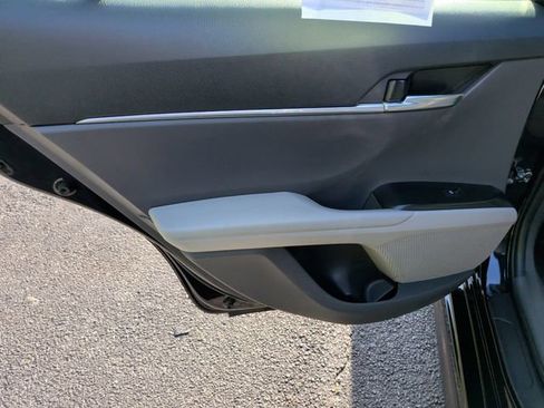 Used 2019 Toyota Camry SE w/ Convenience Package FWD image 27