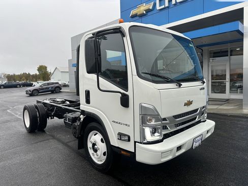 New 2025 Chevrolet Low Cab Forward image 2