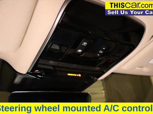 Used 2024 Land Rover Range Rover Long Wheelbase SE image 18