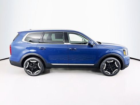 New 2025 Kia Telluride S image 4