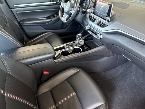 Certified 2024 Nissan Altima 2.5 SR FWD image 19
