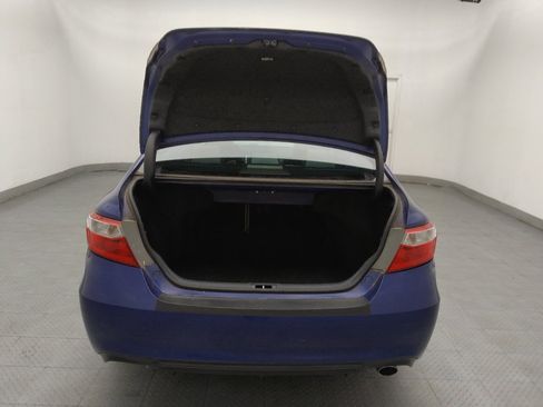 Used 2015 Toyota Camry SE FWD image 29