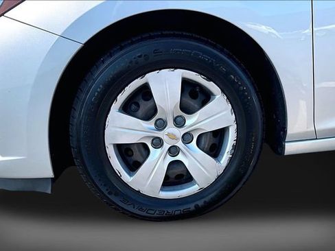Used 2018 Chevrolet Cruze LS FWD image 8
