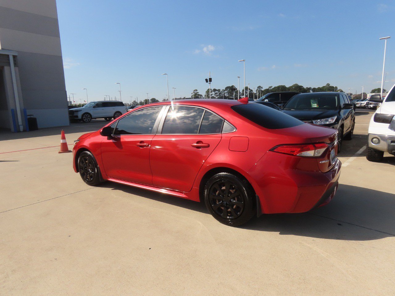 Used 2020 Toyota Corolla LE FWD image 15