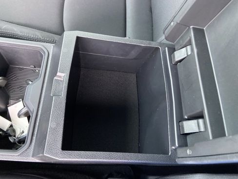 Used 2025 Toyota Tacoma SR image 41