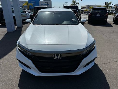 Used 2018 Honda Accord Sport image 3