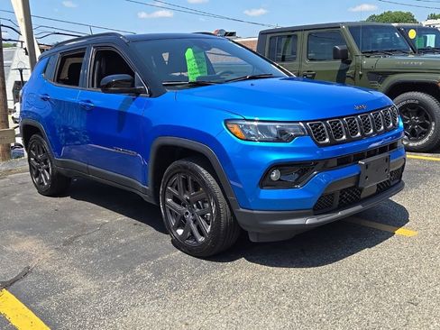 Certified 2025 Jeep Compass Limited w/ Sun & Sound Group AWD/4WD image 3