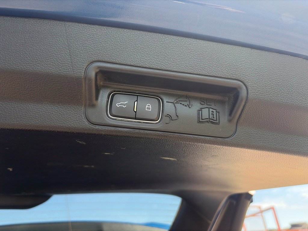 Used 2021 Ford Explorer XLT AWD/4WD image 7