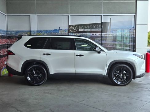 Certified 2026 Toyota Grand Highlander AWD Hybrid image 4
